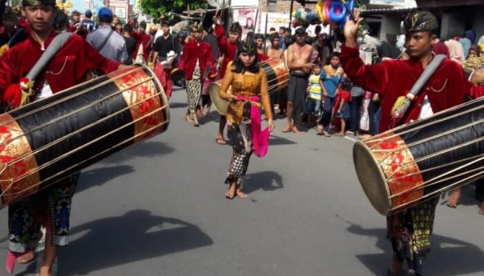 Nyongkolan: Tradisi Unik dalam Pernikahan Suku Sasak di Lombok