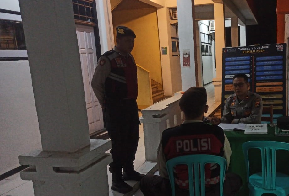 Polisi Kawal Ketat Kantor KPU dan Bawaslu Lombok Barat Jelang Pemilu 2024