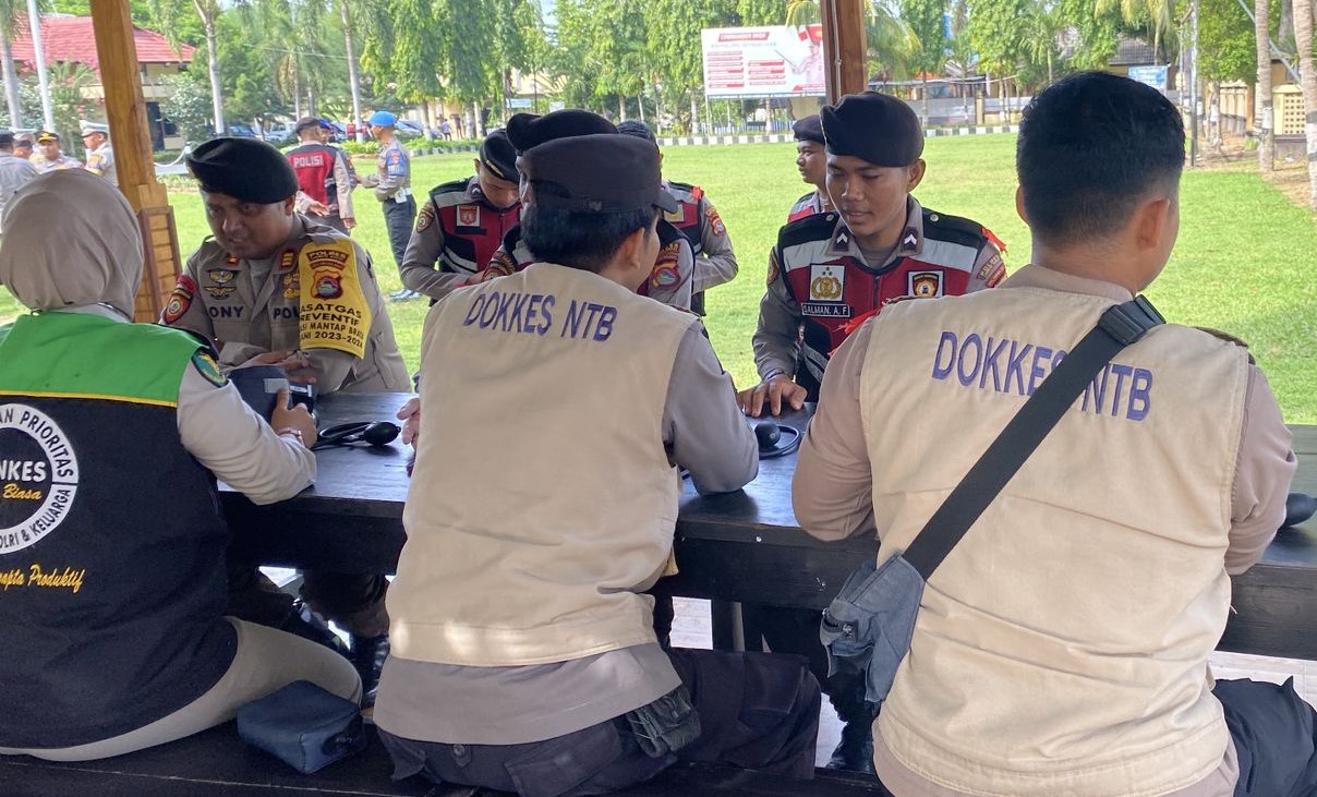 Satgas Ban Ops Polres Lombok Barat Cek Kesehatan Personil PAM OMB Rinjani