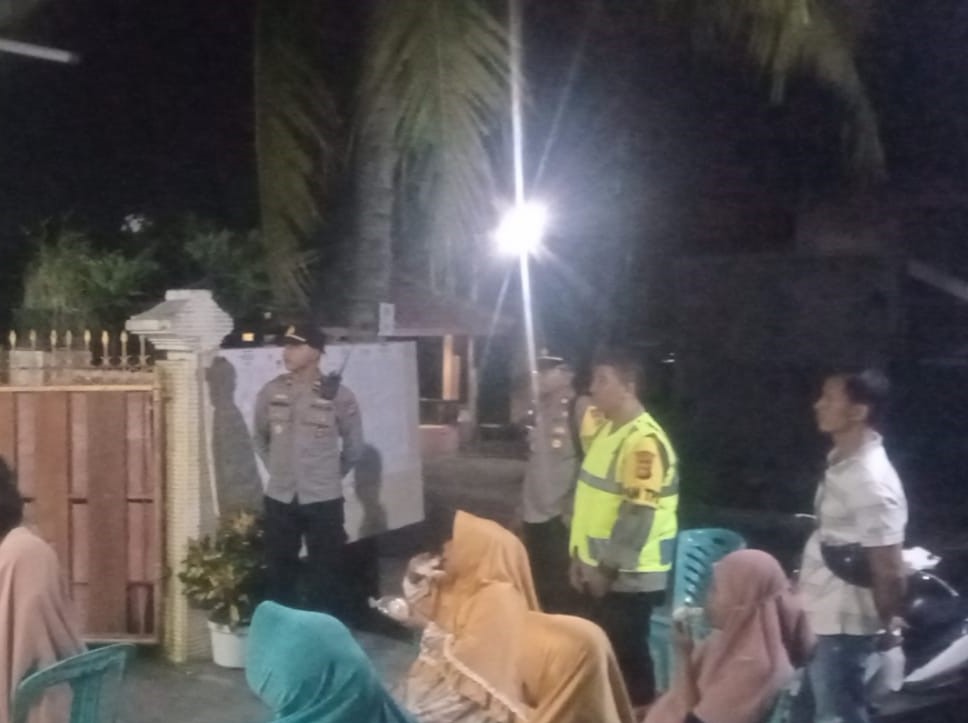 Patroli Blue Light Polsek Labuapi Terangi TPS di Malam Rekapitulasi