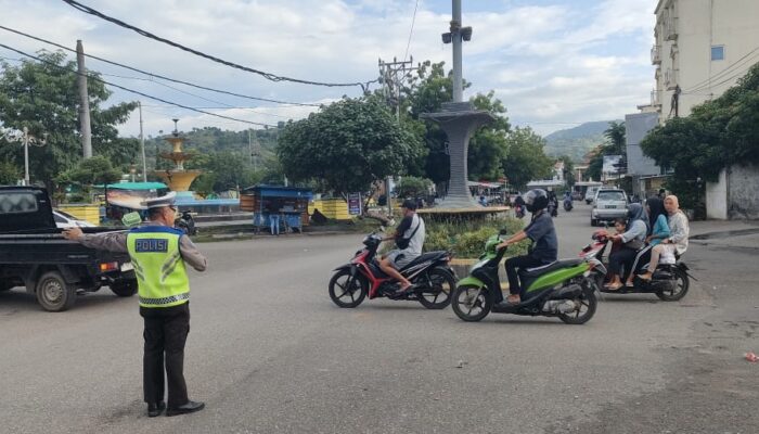 Demi Kenyamanan Masyarakat Saat Berbuka Puasa, Polres Bima Kota Gelar Pengamanan di Pasar Ramadhan