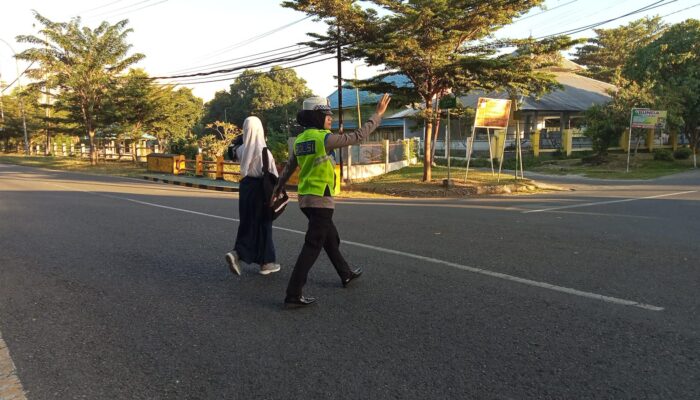 Personil Sat Lantas Gelar Giat Pengaturan Rawan Pagi di Sejumlah Titik