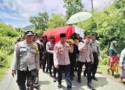 Isak Tangis Iringi Pemakaman Bripda Faozan di Lombok Barat