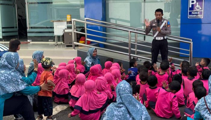 Polisi Sahabat Anak: Edukasi Lalu Lintas Usia Dini di Lombok Barat