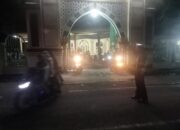 Polsek Sekotong Amankan Tarawih, Jamaah Makin Nyaman!