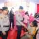 Polri Untuk Masyarakat, Kapolda Kalteng Pimpin Bakti Kesehatan Dan Berikan Bansos Saat Kunker Di Barsel