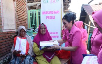 Dalam Semangat Hari Bhayangkara ke-79, Bhayangkari Dompu Bawa Harapan ke Montabaru