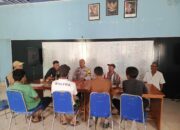 Bhabinkamtibmas Desa Kelanir Fasilitasi Mediasi Dua Keluarga, Persoalan Remaja Diselesaikan Secara Kekeluargaan