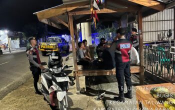 Patroli Dialogis Sat Samapta Polres Sumbawa Barat Ajak Warga Kampung Bugis Jaga Kamtibmas