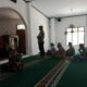 Gelar Sholat Dzuhur Berjamaah, Kinerja Bhabinkamtibmas Polsek Soromandi Diapresiasi Warga Binaan