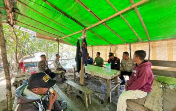 Sat Binmas Polres Bima Kota Gelar Giat Jumat Curhat Bersama Komunitas Sopir Truk di Lingkungan Ni’u
