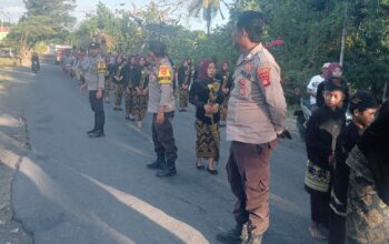 Polsek Pekat Lakukan Pengamanan Kegiatak Adat Suku Sasak.