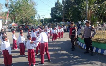 Polres Dompu Laksanakan Pengamanan Jalur Lomba Gerak Jalan Indah Tingkat SD Sederajat Sambut HUT RI ke-80