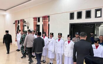 Pengukuhan Paskibra Kecamatan Lunyuk, Siap Kibarkan Merah Putih di HUT RI ke-80