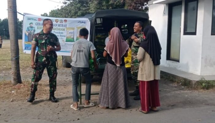 Babinsa Turida Dampingi GPM, Warga Serbu Beras Murah