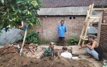 Sejumlah Keluarga di Langko Terima Bantuan Sanitasi Jamban