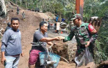 Babinsa Giri Madia Tebar Kepedulian Sambut HUT TNI ke-80