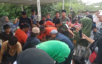 Sunat Massal di Lingsar Meriahkan Peringatan Maulid Nabi