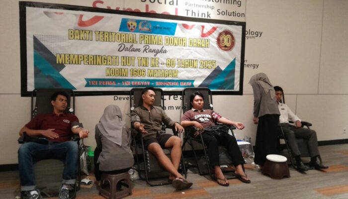 Ratusan Warga dan Prajurit Antusias Ikut Donor Darah HUT TNI