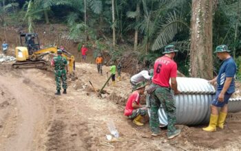 TMMD Ke-126 Kodim 1606 Mataram Perkuat Drainase dan Akses Transportasi Warga
