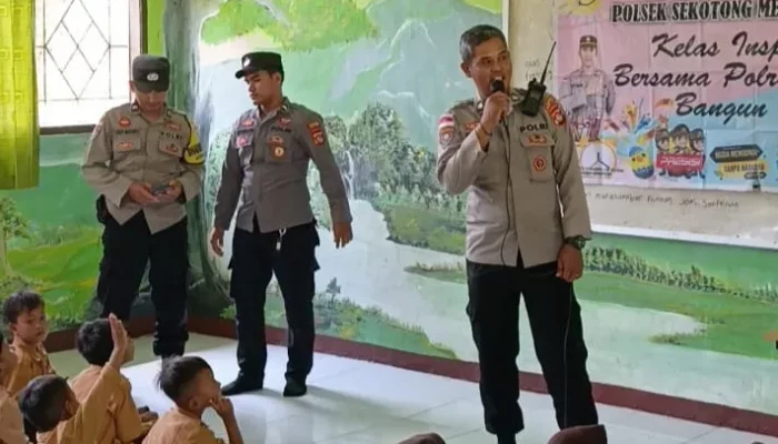 Polsek Sekotong Menyapa Sekolah, Bangun Karakter Pelajar Sejak Dini
