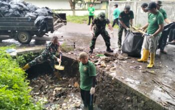 Gotong Royong di Gunungsari, Sinergi TNI dan Warga Jaga Lingkungan
