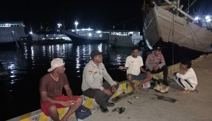 Polsek Kawasan Pelabuhan Laut Bima Gelar Patroli Rutin, Himbau Buruh dan ABK Jaga Kamtibmas