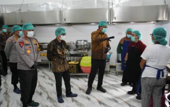 Tinjau Dapur SPPG Polda Sulteng, Menteri Hukum Puji Standar Kualitas Layak Jadi Contoh