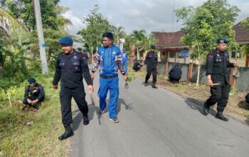Tanam 2.200 Pohon Nangka, FSKR Bareng Brimob dan Polairud Polda NTB Gelar Baksos Penghijauan