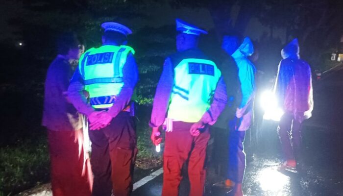 Respons Cepat 110! Polres Lobar Evakuasi Korban Laka Bypass BIL