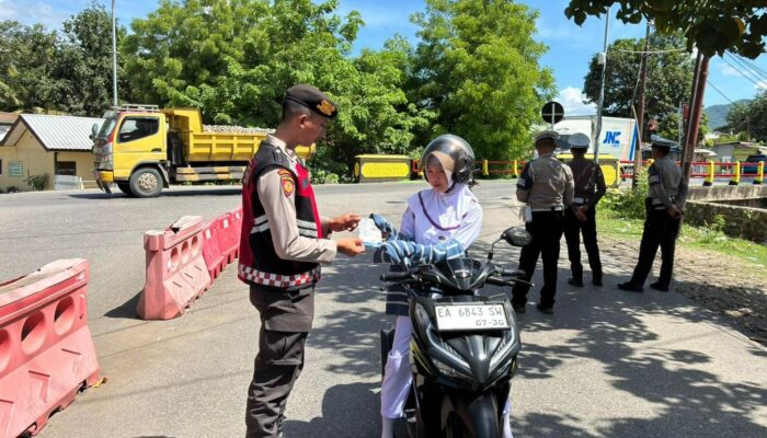 Memasuki Hari Ke Sembilan Operasi Zebra Rinjani 2025 Satgas Preventif Polres Bima Kembali Menggelar Sosialisasi Keselamatan Berlalulintas