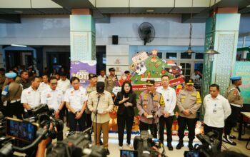 Tinjau Pengamanan Nataru di Stasiun Pasar Senen, Kapolri Ingatkan Kesiapsiagaan Hadapi Potensi Bencana
