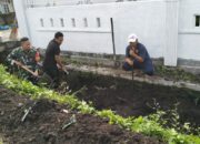 Cegah Banjir, Babinsa Gelogor Gerakkan Gotong Royong Warga