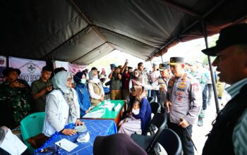 Tinjau Pengungsian di Aceh Tengah, Kapolri Tekankan Percepatan Perbaikan Akses hingga Distribusi Bantuan