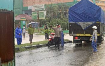 Polsek Taliwang Lakukan Monitoring Pasca Hujan Lebat, Warga Diimbau Tetap Waspada