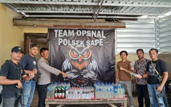 Tim Opsnal Polsek Sape Polres Bima Kota Razia Minuman Beralkohol di Empat Lokasi