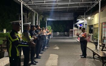 Pantau Aktivitas Masyarakat dan Pastikan Kondusifitas Wilayah Menjelang Perayaan Nataru Piket Fungsi dan Pamapta Polres Bima Gelar Patroli Gabungan