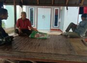 Komsos Babinsa Bentek Perkuat Ronda Malam Warga Dusun Goa