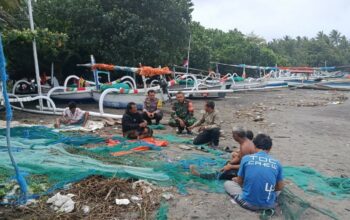 Komsos Babinsa Bangun Keselamatan Nelayan di Tengah Badai