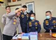 Polda Jabar Pastikan Makanan Aman Dikonsumsi bagi Warga Terdampak Banjir di Karawan