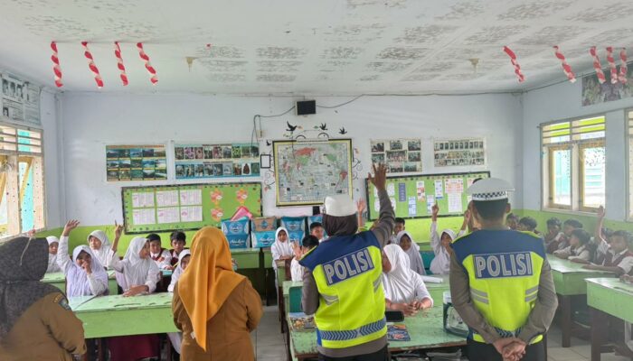 Tanamkan Tertib Lalu Lintas Sejak Dini, Sat Lantas Polres Bima Kota Sambangi SDN 01 Melayu