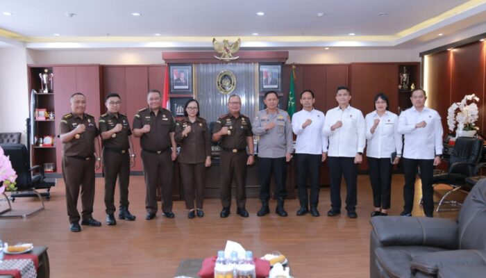 Kapolda NTB Silaturahmi ke Kajati NTB, Perkuat Sinergi Penegakan Hukum