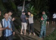 TNI–Aparat Desa Hadir di Tengah Banjir Kuripan