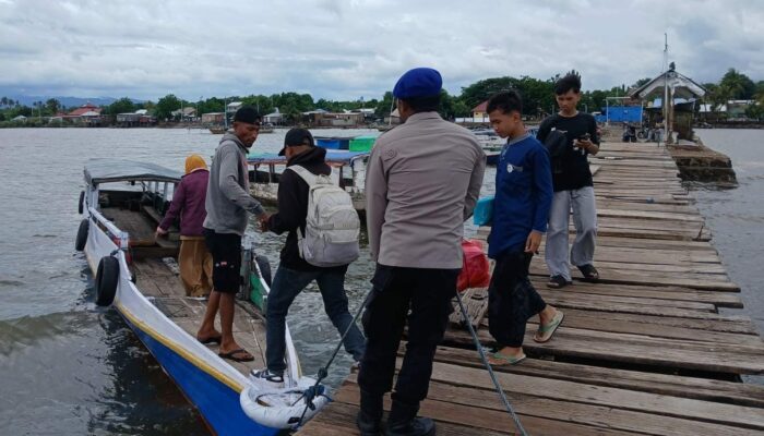 Melalui Kegiatan Binmas Satpolairud Polres Bima Imbau Warga Pesisir dan Nelayan Waspada Cuaca Ekstrim