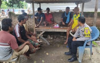 Bhabinkamtibmas Polres Bima Kota Sambang Warga, Himbau Jaga Keamanan dan Sosialisasikan Layanan 110