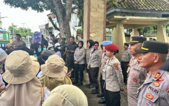 Polres Dompu Amankan Aksi Unjuk Rasa Aliansi Honorer Non-Database BKN Gagal CPNS.