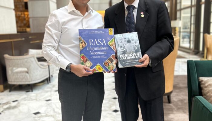 BUKU RASA BHAYANGKARA NUSANTARA HADIR DI AMERIKA SERIKAT SEBAGAI INSTRUMEN DIPLOMASI KULTURAL PRESIDEN PRABOWO