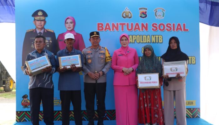 Kunker di Mapolres Bima Kapolda NTB Irjen Pol. Edy Murbowo, S.I.K., M.Si., Salurkan Bantuan Sosial Serta Ingatkan Anggota Polres Bima Jalankan Tugas Dengan Ikhlas