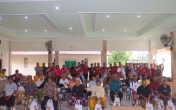 Kapolres Lombok Utara Gowes Kamtibmas di Desa Pendua, Salurkan Bansos dan Layanan Kesehatan Gratis