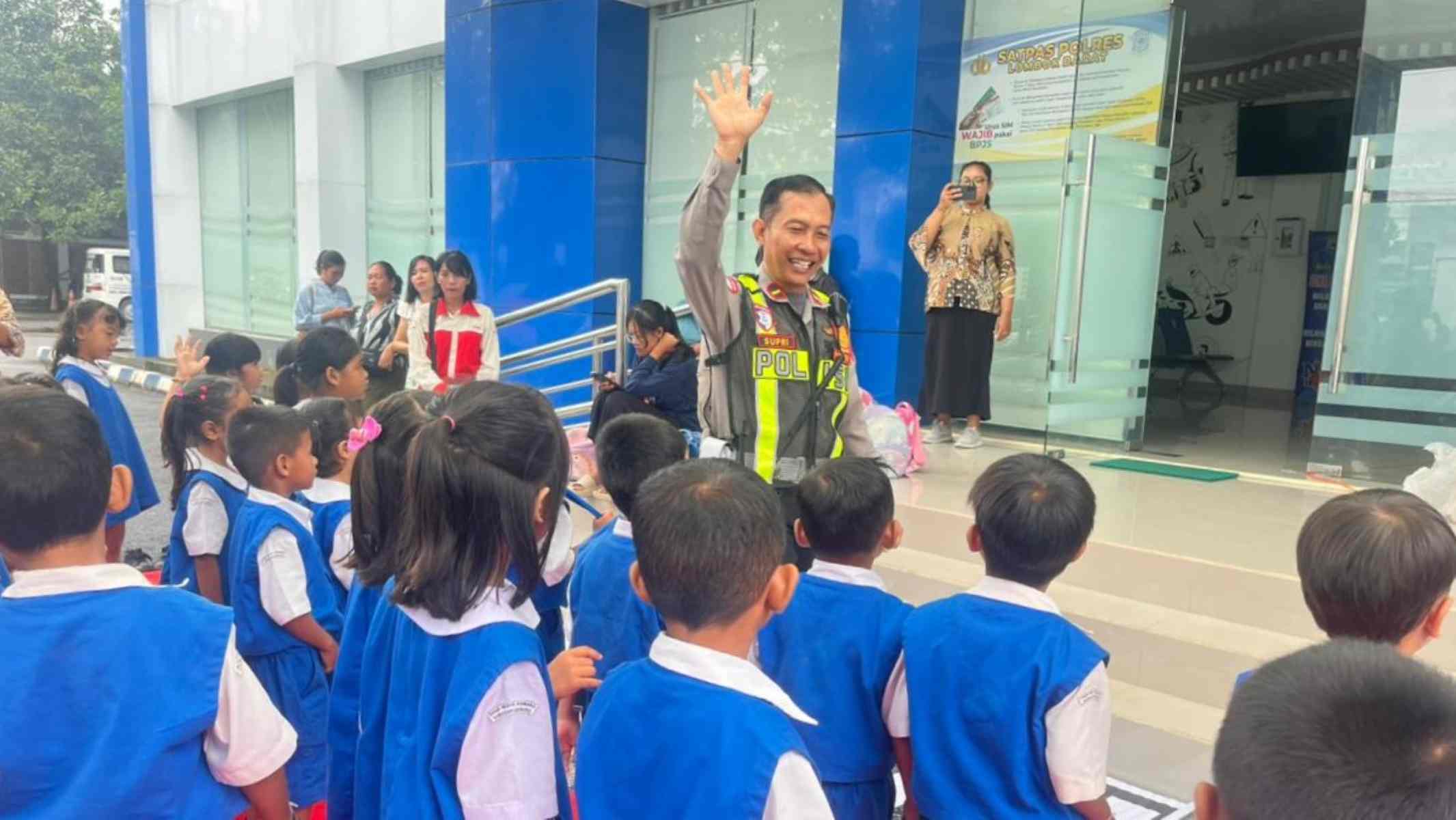 Operasi Keselamatan Rinjani Polisi Sahabat Anak di Lobar